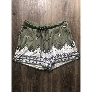 Women’s Mudd Shorts